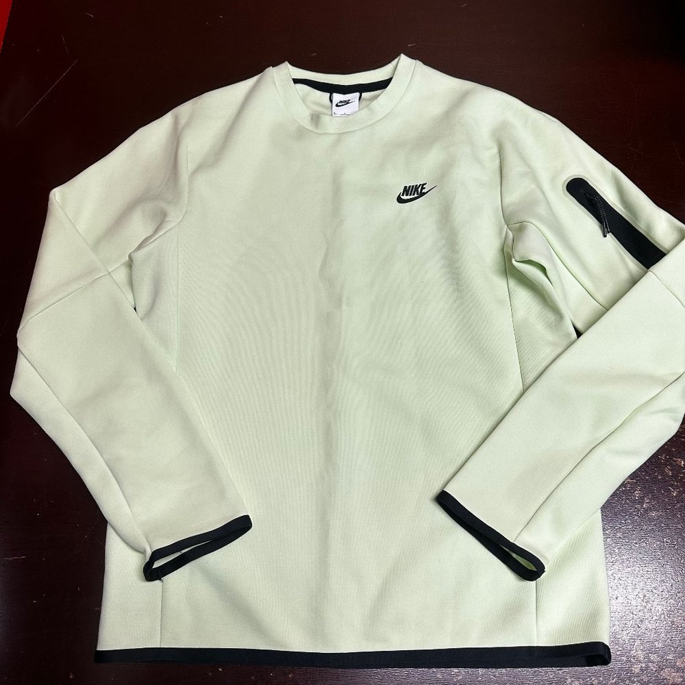 Nike Mens Green Sportswear Tech Fleece Long Sleeve Pu… Gem